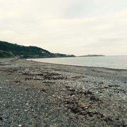 Killiney Beach - View off to Sorrento Terrace & Dalkey Island