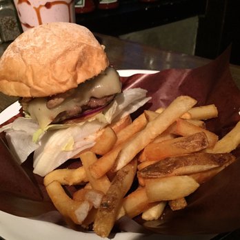 Shake'em Buns - Peppa's Shroom burger - this was good - Burgers Near Me - Hong Kong, HK