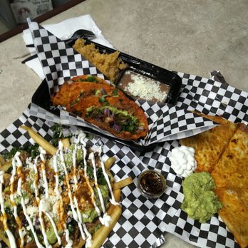 Bryans Birrieria - Food Trucks Near Me - Long Beach, California