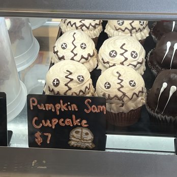 Spooky's Swirls - Pumpkin Sam Cupcake - Bakeries Near Me - Chandler, Arizona Spooky's Swirls - Pumpkin Sam Cupcake - Bakeries Near Me - Chandler, Arizona