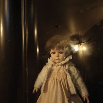 Hanny's - Doll in a niche in the stairs - Lounges Near Me - Phoenix, Arizona