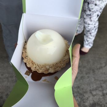 Six Ping Bakery - Durian mousse - Bakeries Near Me - Houston, Texas Six Ping Bakery - Durian mousse - Bakeries Near Me - Houston, Texas
