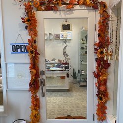 In 2 Wishin - Come in and have you're a psychic reading in the beautiful town of Marblehead