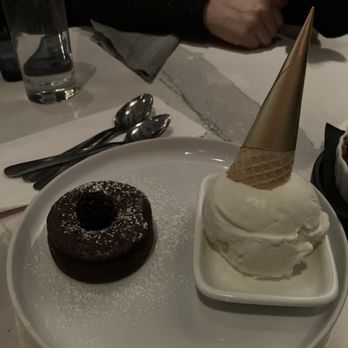4747 LIC - Chocolate molten cake w/ice cream - Mediterranean Near Me - Long Island City, New York