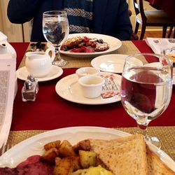 The Inn on Negley - One savory frittata, one fruity cinnamon French toast, 2 delicious cups of tea.