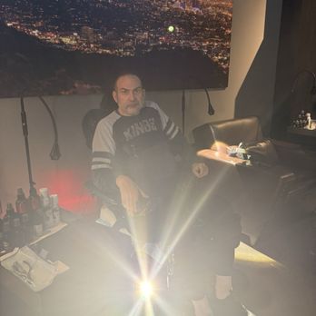 Hammer & Nails - Studio City - 24 karat gold luxury - Barbers Near Me - Studio City, California