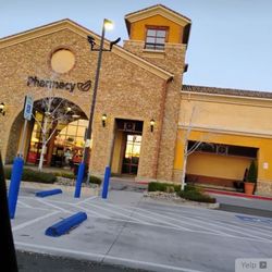 Safeway - Front of the terrible store.