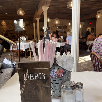 Debi's Restaurant - Restaurant - American Near Me - Savannah, Georgia
