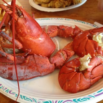 JT Farnham's - Boiled lobster - Seafood Near Me - Essex, Massachusetts JT Farnham's - Boiled lobster - Seafood Near Me - Essex, Massachusetts