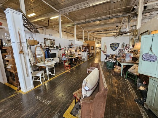 The Depot at Gibson Mill by null