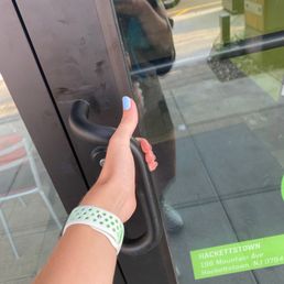 Door locked 40 minutes before closing.