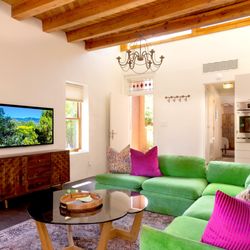 Aqui Santa Fe - CASITA MONTE VISTA. Efficient, happy living in Santa Fe post modern for the best price.
