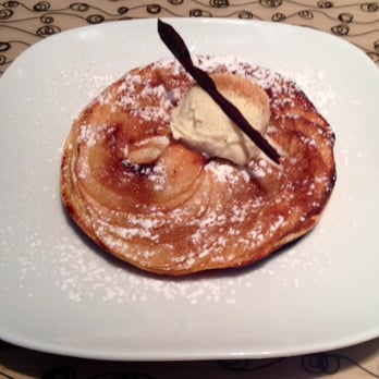 El Pinchopote - Tarta de Manzana con helado de vainilla - Signature Cuisine Near Me - Madrid, M