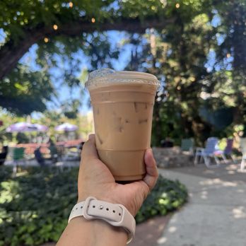 Monstera Coffee Studio - Vanilla bean  chai - Coffee & Tea Near Me - Clovis, California