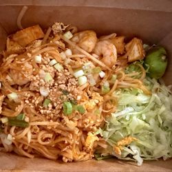 Bay Thai Cuisine - Shrimp pad Thai