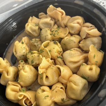 Angelos Italian Restaurant - Saccharin with mushrooms and burgundy sauce - Italian Near Me - Midlothian, Virginia