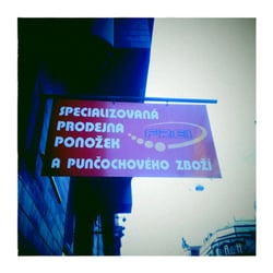 Specializovaná prodejna ponožek a punčochového zboží