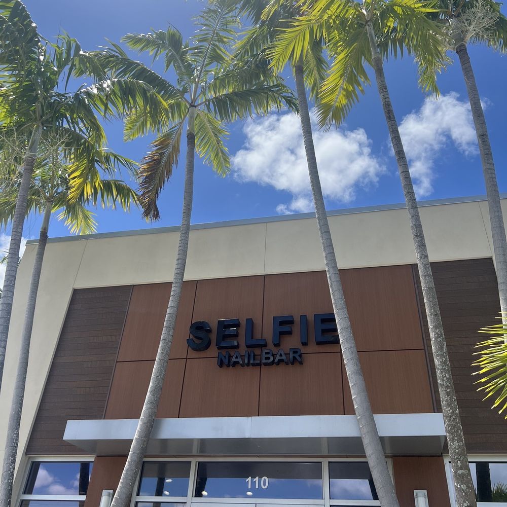 Selfie Salonbar - Alton shopping Center off Donald Ross Road in Palm Beach Gardens - Hair Salons Near Me - Palm Beach Gardens, Florida Selfie Salonbar - Alton shopping Center off Donald Ross Road in Palm Beach Gardens - Hair Salons Near Me - Palm Beach Gardens, Florida