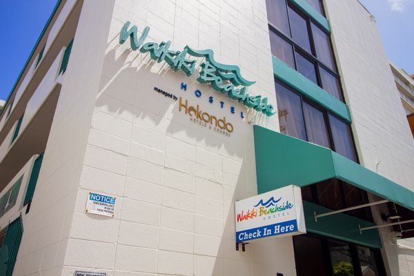 Waikiki Beachside Hostel by null