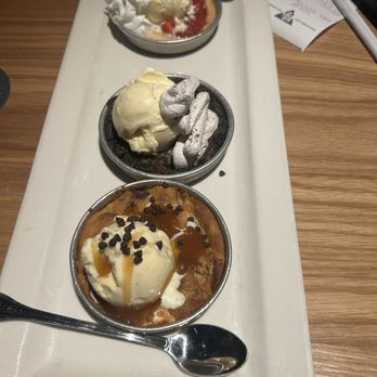 BJ's Restaurant & Brewhouse - Mini pizookies - Pizza Near Me - Hillsboro, Oregon BJ's Restaurant & Brewhouse - Mini pizookies - Pizza Near Me - Hillsboro, Oregon