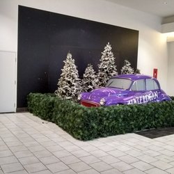 Hazeldean Mall - Winter display. It's kind of weird IMHO, lol.