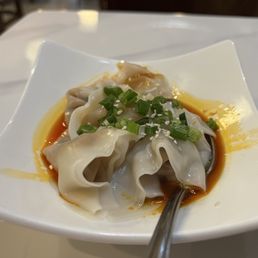 Wontons in chili oil - chef's kiss!!