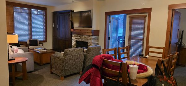 The Village Lodge Mammoth by null