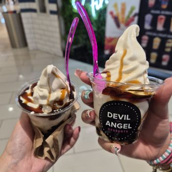 Devil & Angel Desserts - Vanilla Ice cream with boba - Ice Cream & Frozen Yogurt Near Me - Glendale, California Devil & Angel Desserts - Vanilla Ice cream with boba - Ice Cream & Frozen Yogurt Near Me - Glendale, California