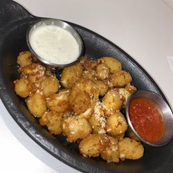 Bar Louie - O'Hare - Fried Cheese Curds