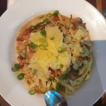 The Waves Club Caloundra - Chicken pasta carbonara - Cafes Near Me - Caloundra, QLD The Waves Club Caloundra - Chicken pasta carbonara - Cafes Near Me - Caloundra, QLD