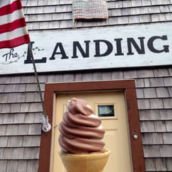 Eastham Landing - Soft serve! Chocolate and cannula mix $2.50!