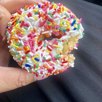 Donut King - White cake donut - Donuts Near Me - Redwood City, California Donut King - White cake donut - Donuts Near Me - Redwood City, California