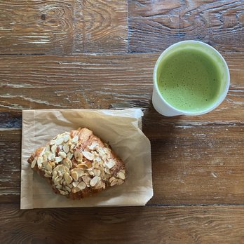Lucky Llama Coffee - Acai Bowls Near Me - Carpinteria, California