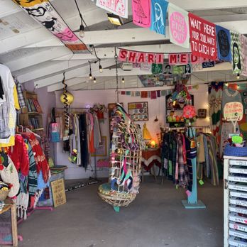 Art Queen - Art Galleries Near Me - Joshua Tree, California Art Queen - Art Galleries Near Me - Joshua Tree, California