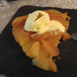 La Trattoria - Tarte tatin. Boule vanille