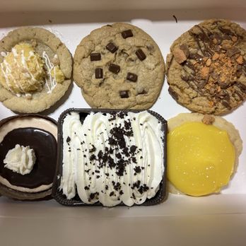 Crumbl - Hastings Ranch - Bakeries Near Me - Pasadena, California Crumbl - Hastings Ranch - Bakeries Near Me - Pasadena, California