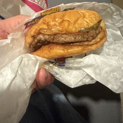 Braum's Ice Cream & Dairy Stores - Cold old burger.
