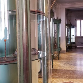 Museo A Volta - Lots of scientific instruments used by Volta to see. - Museums Near Me - Como, Colorado