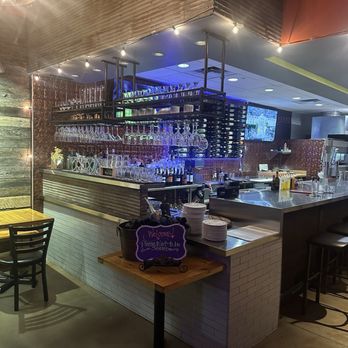 Eatalio Pasta & Wine - Inside bar - Italian Near Me - Gilbert, Arizona