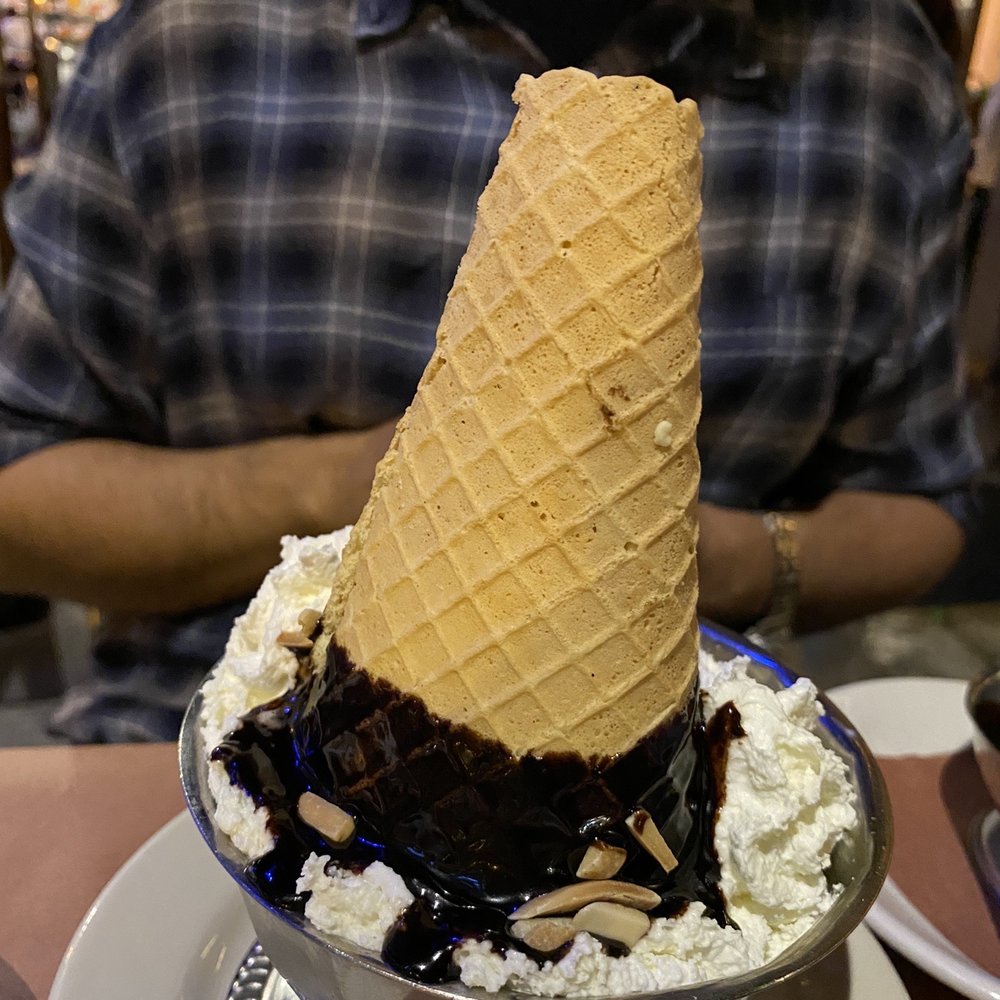 The Smith - Hot Fudge Sundae - New American Near Me - Chicago, Illinois The Smith - Hot Fudge Sundae - New American Near Me - Chicago, Illinois