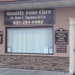 Quality Foot Care - Very professional looking office. Clean and presentable.