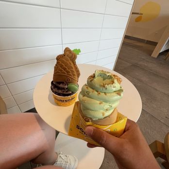 Somisomi - Ahbong Matcha+Custard and Upside Down Ahbong Cookies&Cream+Nutella - Desserts Near Me - Houston, Texas Somisomi - Ahbong Matcha+Custard and Upside Down Ahbong Cookies&Cream+Nutella - Desserts Near Me - Houston, Texas