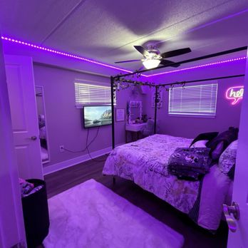 Elon Winter Park - 1 br is spacious and can fit my beauty area and queen sized bed - Apartments Near Me - Winter Park, Florida Elon Winter Park - 1 br is spacious and can fit my beauty area and queen sized bed - Apartments Near Me - Winter Park, Florida