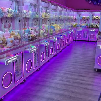 Magic Claw - Toy Stores Near Me - Las Vegas, Nevada