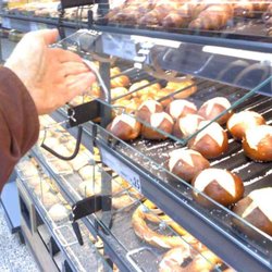 Kaufland - Backstation - Brötchen können problemlos befingert werden