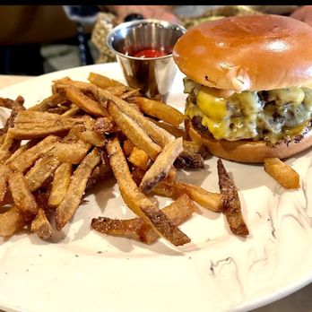 The Barterhouse Ybor - LE SMASH Wagyu | Housemade Pickles | Fancy sauce | Butter Onions |House Bread. - New American Near Me - Tampa, Florida