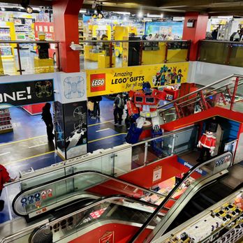 Hamleys - Hamleys, London_Yelp_Sanju-8 - Toy Stores Near Me - London, XGL