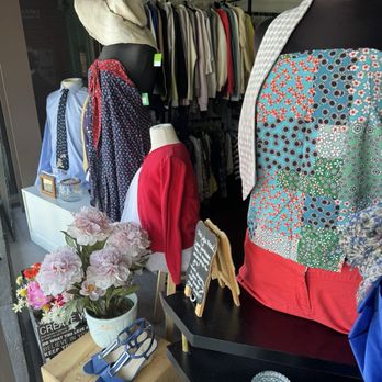Main Street Attraction - Fourth of July celebration display - Used, Vintage & Consignment Near Me - Alhambra, California