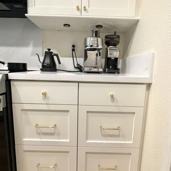 Doors & Cabinets By Archie - Custom cabinet fronts with painting and knob installation - Cabinetry Near Me - Escondido, California Doors & Cabinets By Archie - Custom cabinet fronts with painting and knob installation - Cabinetry Near Me - Escondido, California