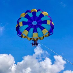Shoreline Watersports - Parasailing
